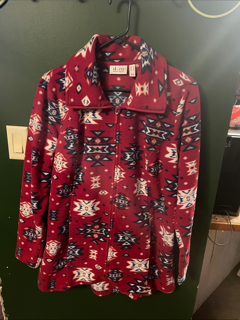 Women’s D&CO Aztec Motif Full Zip Fleece Red Size Medium